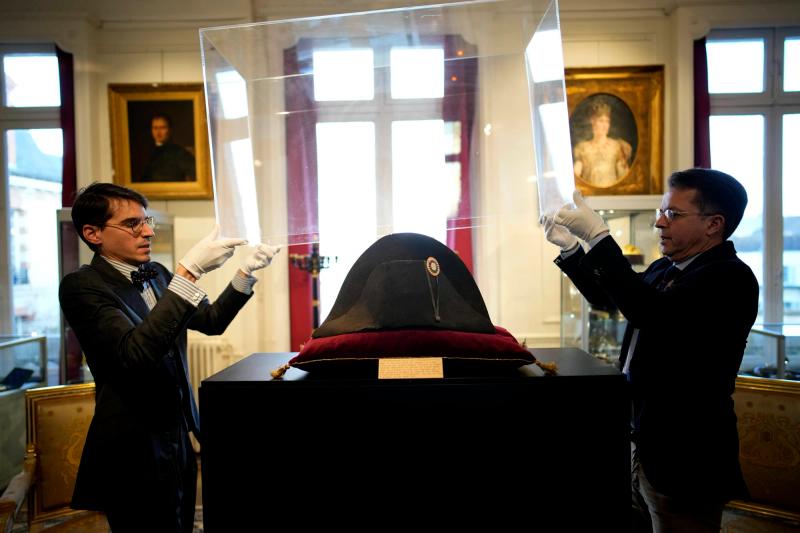 231120085623 01 Napoleon Hat Auction