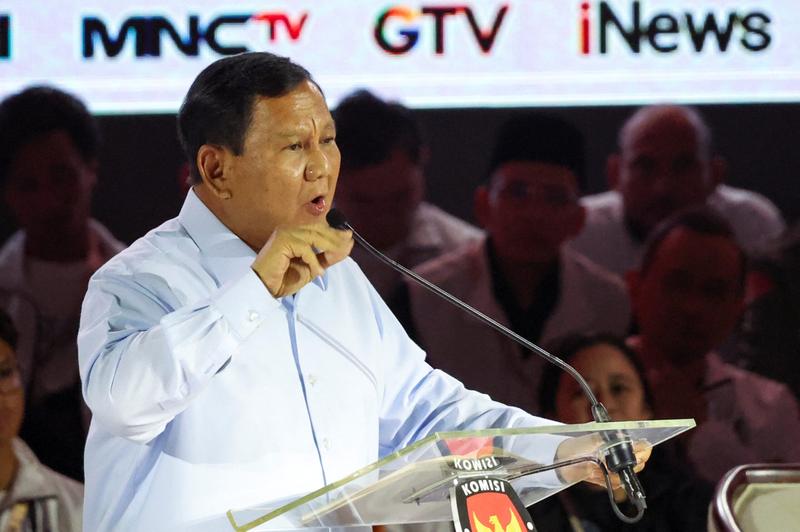 2024 01 08T042051Z 1 LYNXMPEK0703U RTROPTP 4 INDONESIA ELECTION DEBATE Scaled