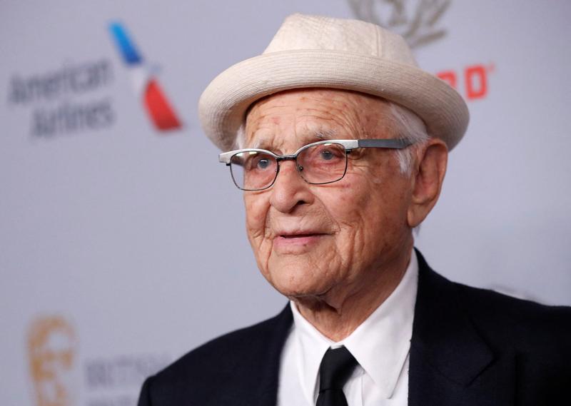 2023 12 06T134019Z 1436623714 RC2OR4ACF3T3 RTRMADP 3 PEOPLE NORMAN LEAR Scaled